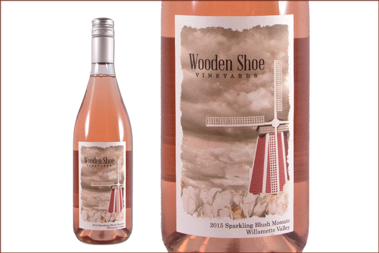 Wooden Shoe Vineyards 2015 Sparkling Blush Moscato wine bottle
